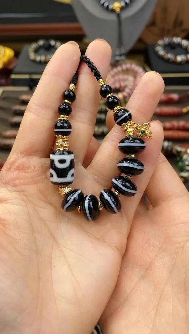 未镶嵌颈饰玛瑙/玉髓精品上肯黑白六瓣莲花药师颈饰