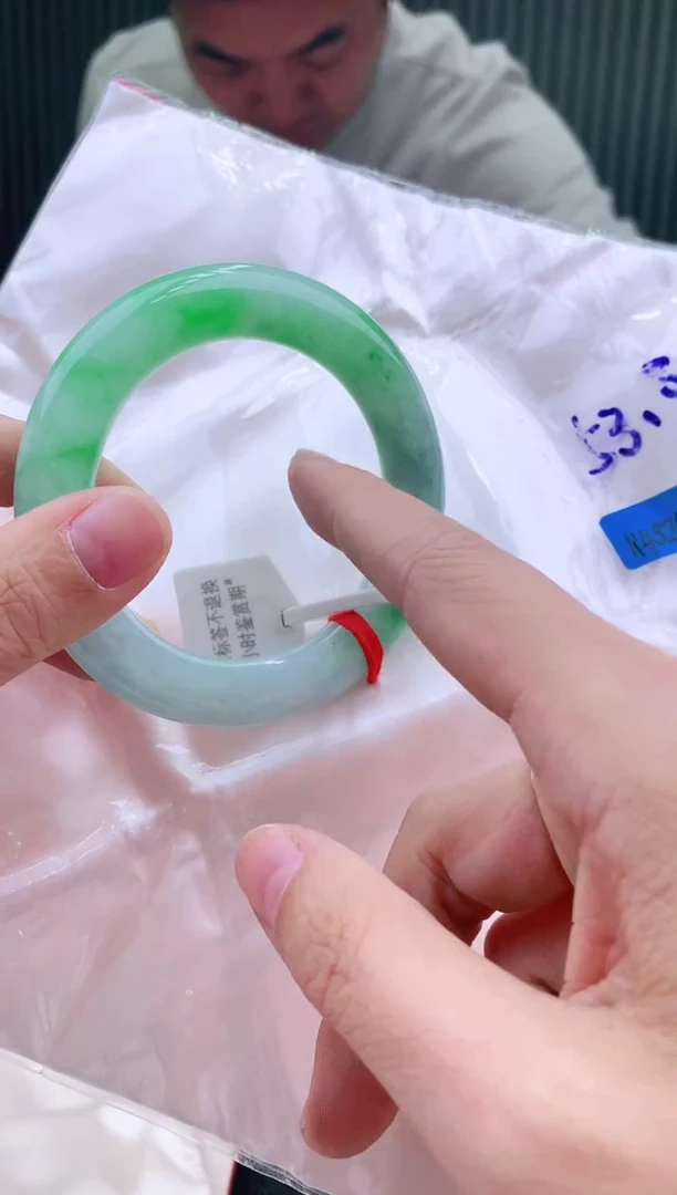 未镶嵌手镯翡翠53+