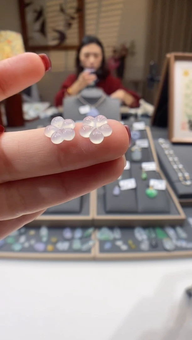 【闪购商品】翡翠颈饰未镶嵌花