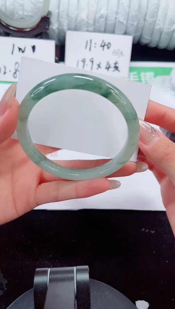 未镶嵌手镯石英质玉100-63/64