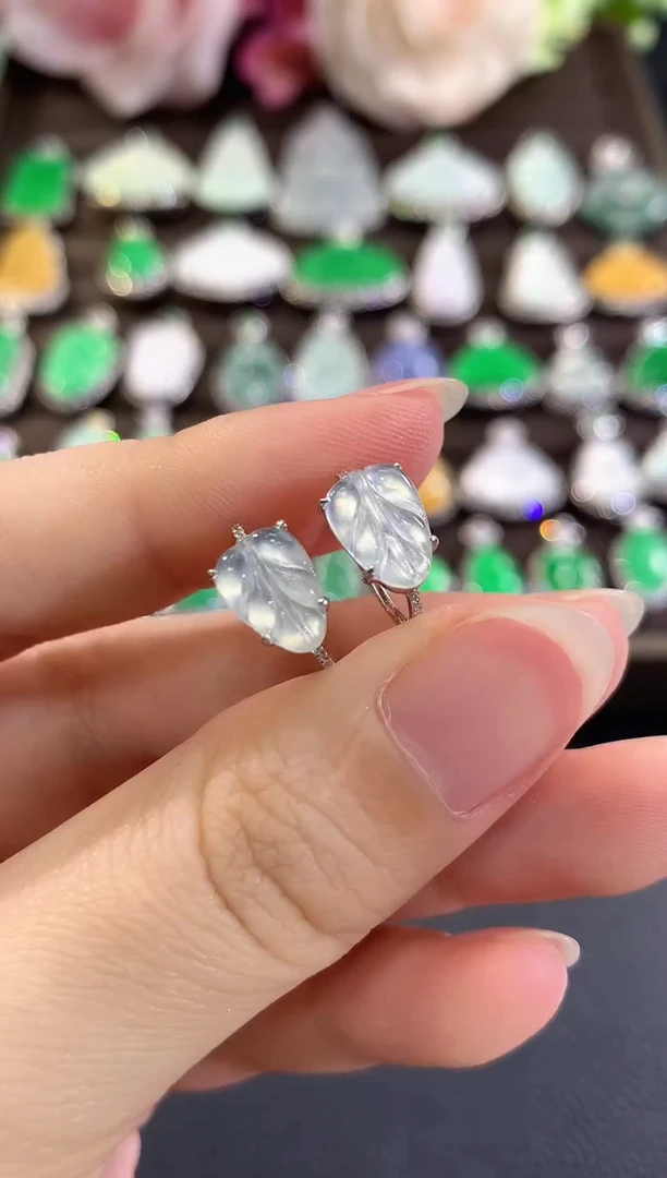 18K金镶嵌翡翠耳饰w16