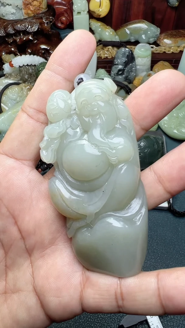 和田玉未镶嵌把件-