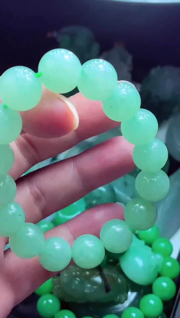 未镶嵌定制翡翠玖***?翡翠毛货定制