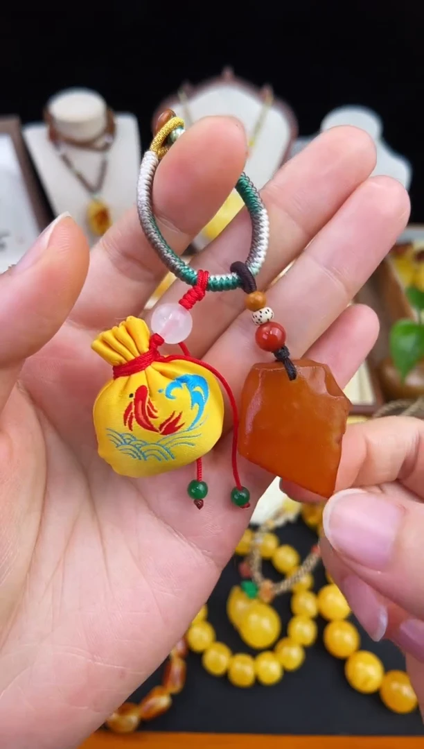 琥珀未镶嵌珠宝奇石柒月