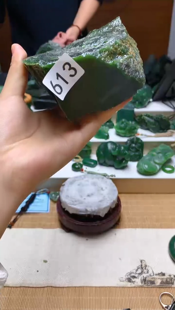 未镶嵌和田玉（碧玉）珠宝半成品1