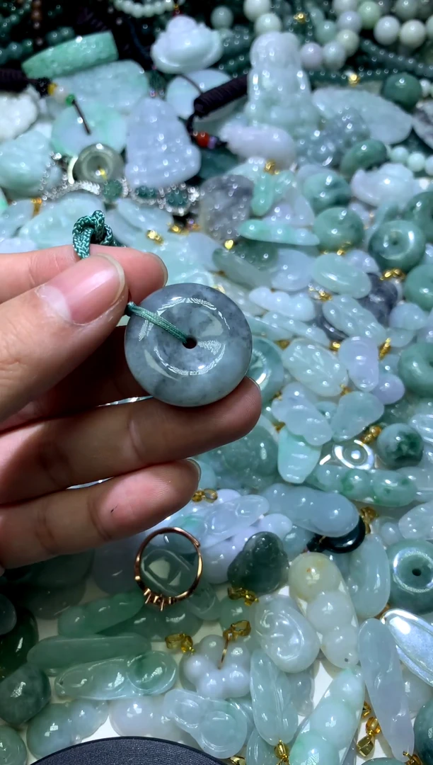 颈饰未镶嵌翡翠1