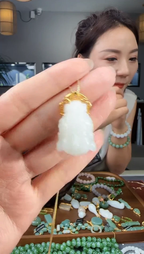 吊坠(不含链)18K金镶嵌和田玉1