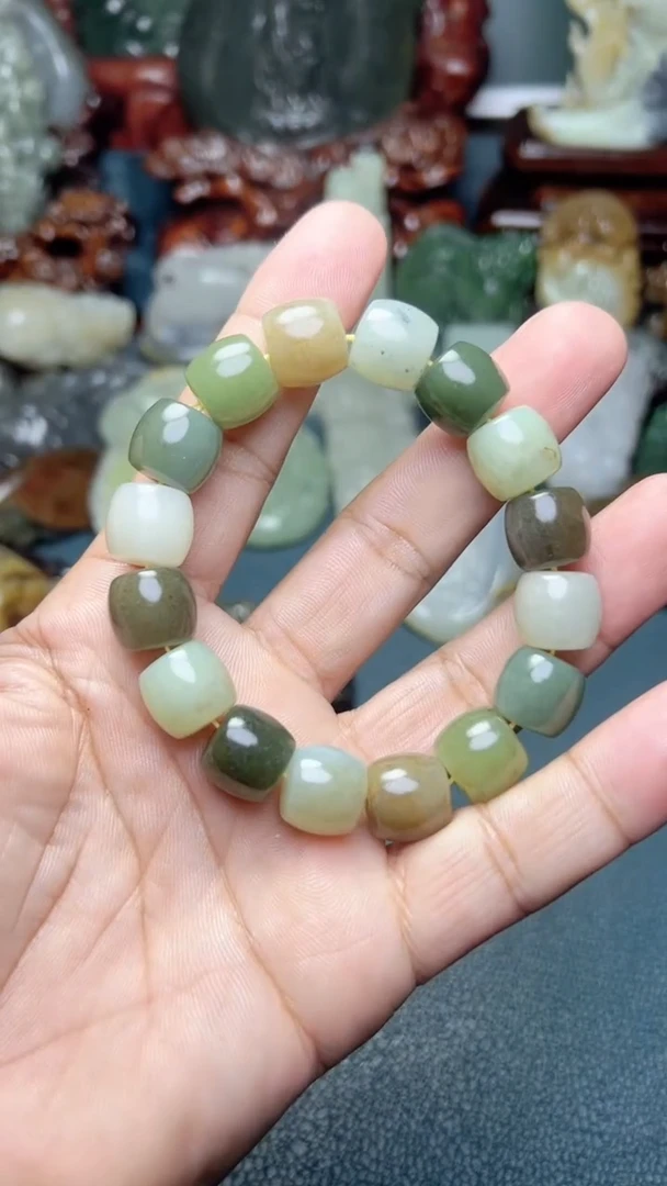 未镶嵌和田玉把件-