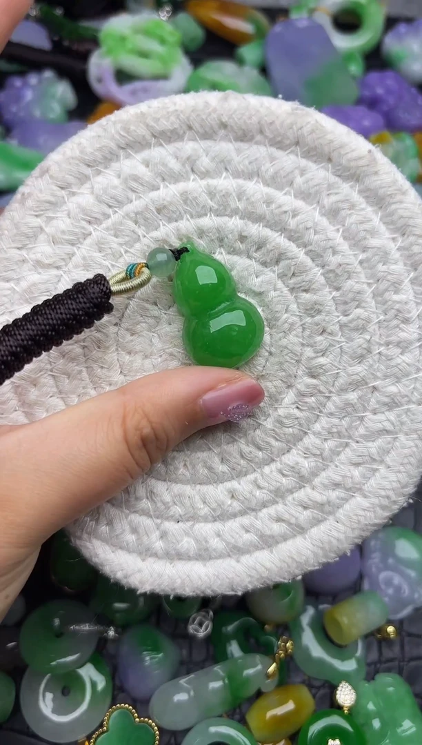 颈饰未镶嵌翡翠缅甸翡翠吊坠