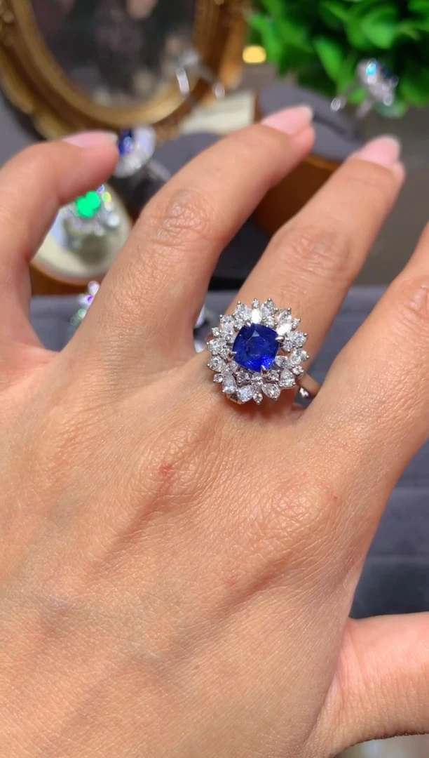 蓝宝石戒指18K金镶嵌1.61CT