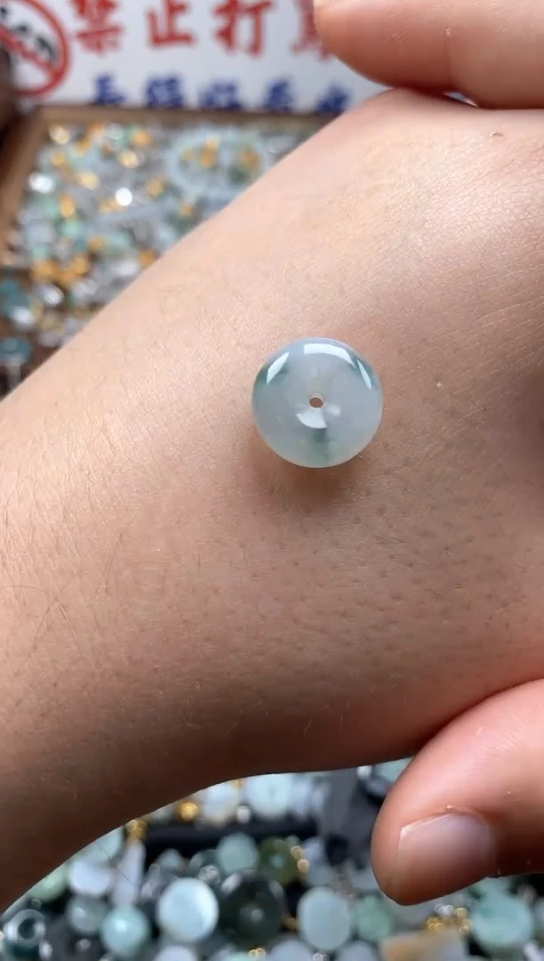 【闪购商品】翡翠颈饰未镶嵌哥哥