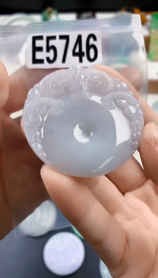 颈饰未镶嵌翡翠天然翡翠吊坠挂件