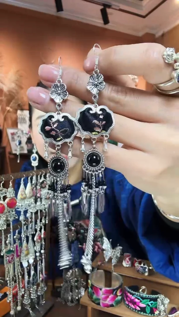 【闪购商品】刺绣纯手工民族风耳环