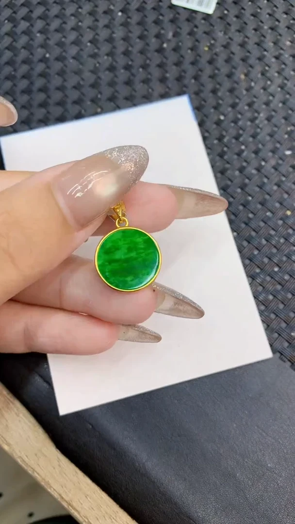 颈饰未镶嵌翡翠1