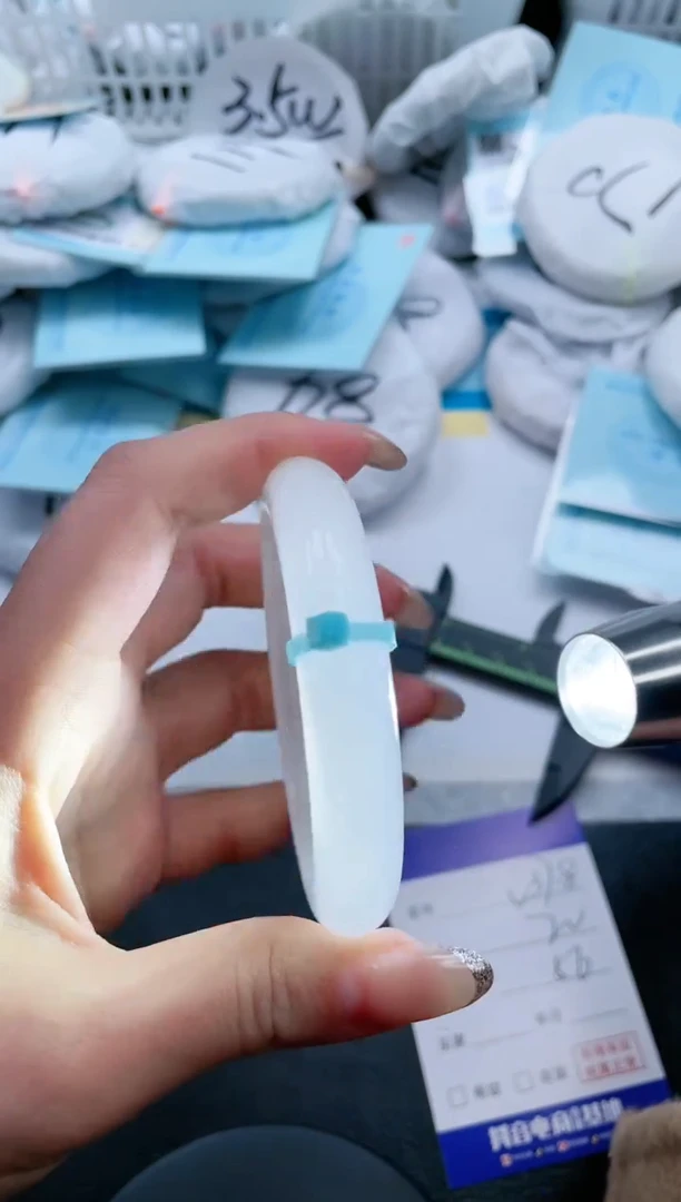 【闪购商品】石英质玉手镯未镶嵌14V378-56