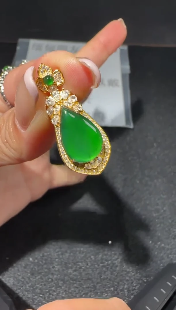 【闪购商品】翡翠吊坠(赠链)未镶嵌6807多样性发货拍一发一