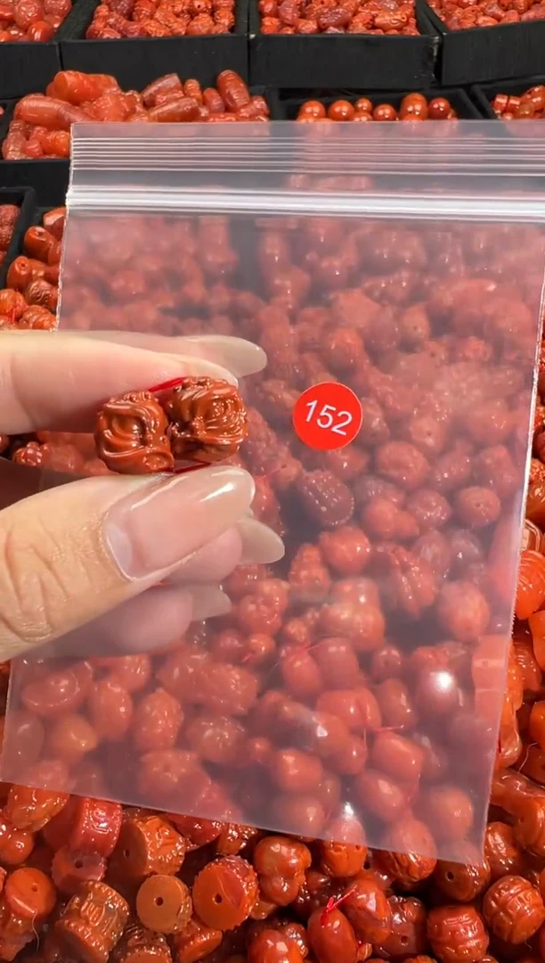 颈饰未镶嵌南红玛瑙1