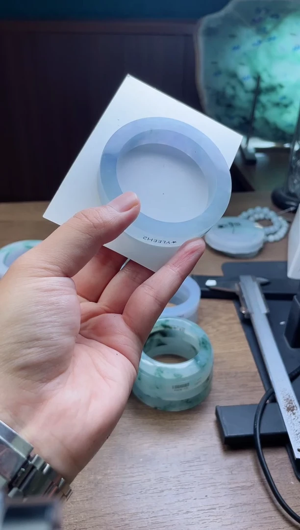 未镶嵌手镯定制翡翠金*儿定制