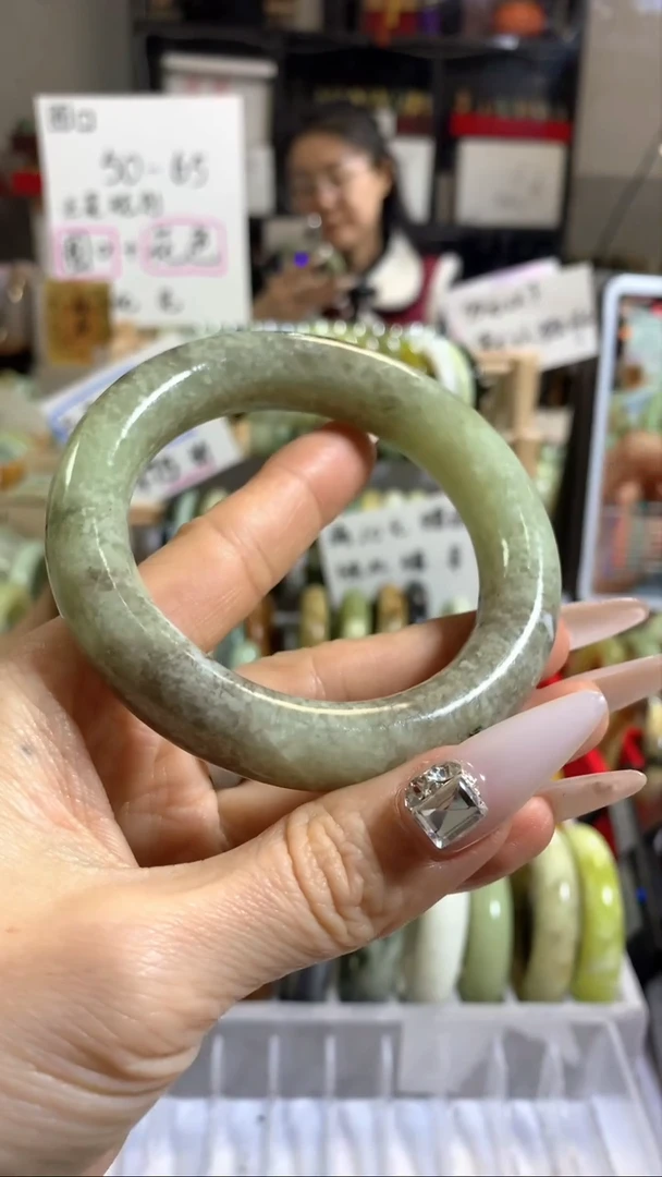 未镶嵌岫玉手镯59