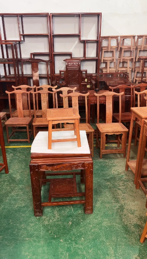 花梨木类架子打蜡小方凳