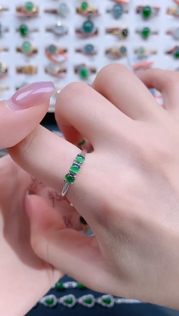 翡翠戒指银S925镶嵌天然翡翠