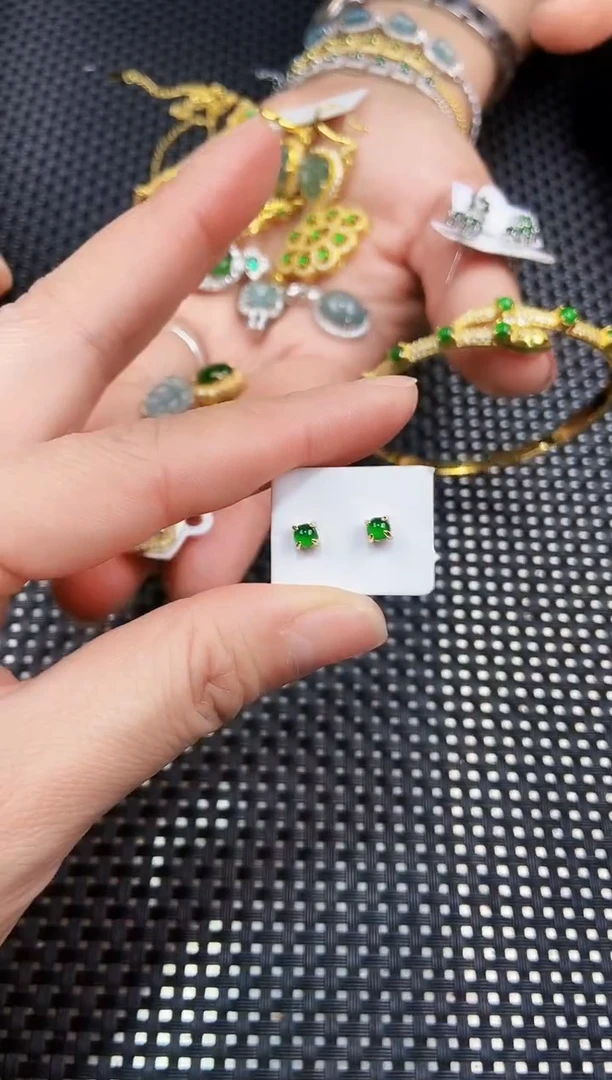 【闪购商品】翡翠耳饰未镶嵌111111111