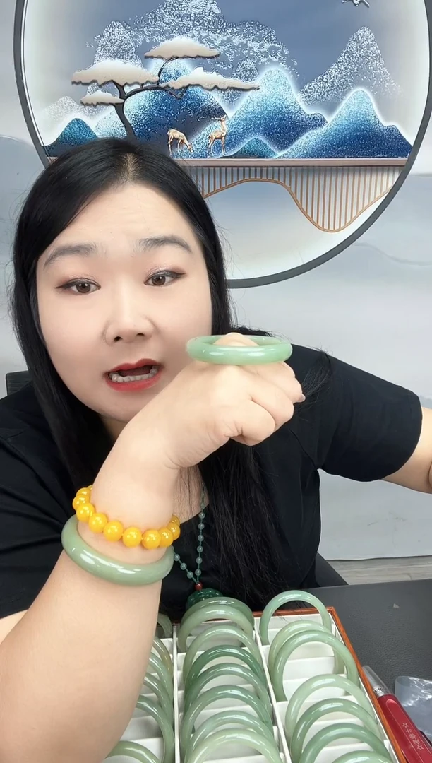 未镶嵌小精灵密玉（石英质玉）小*灵 小精灵