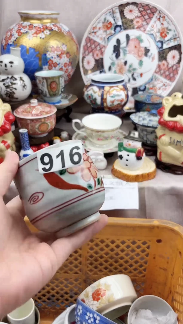 摆件好看的瓷器，默认微瑕，介意慎拍