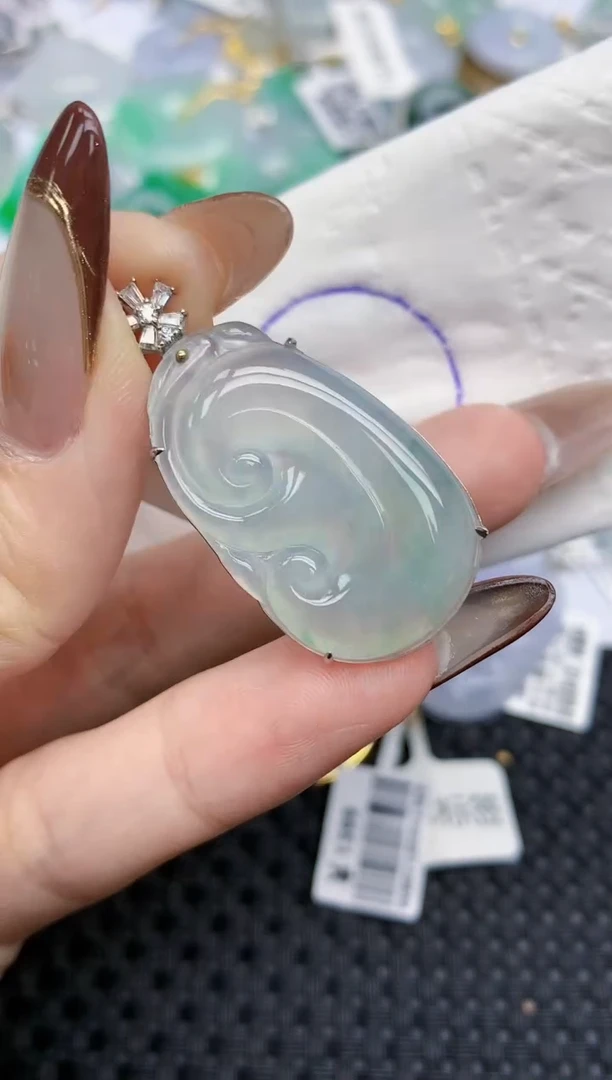 颈饰18K金镶嵌翡翠748   天然翡翠A货  百元以上9米证书费自理