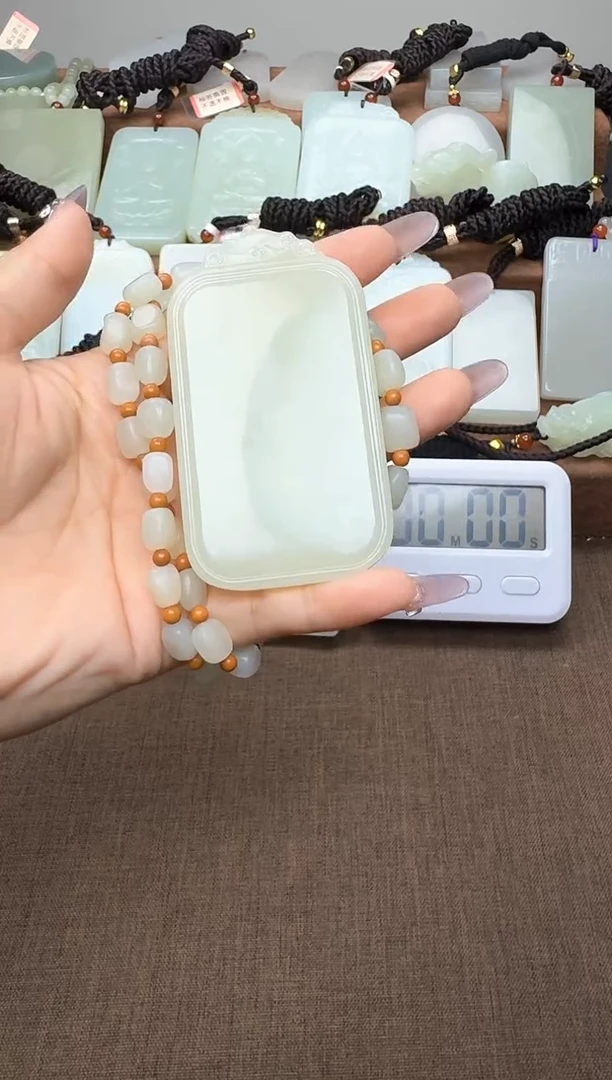颈饰未镶嵌和田玉1