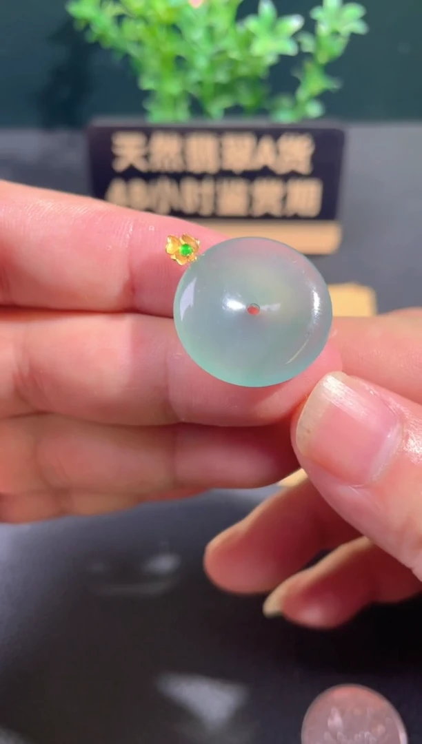 颈饰18K金镶嵌翡翠翡翠