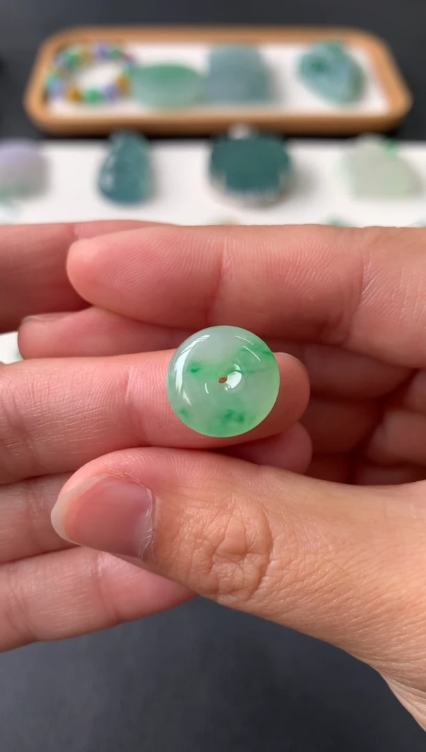 未镶嵌定制翡翠翡翠