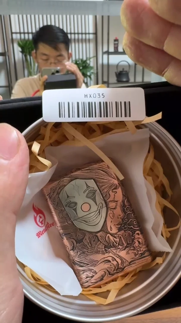 铜兜****糖ZIPPO之宝煤油打火机重甲面具HX035