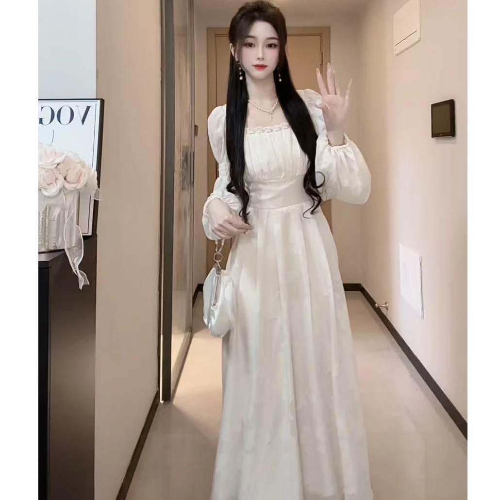 气质简约波西米亚风玫瑰剪花纯色优雅长袖显瘦连衣裙