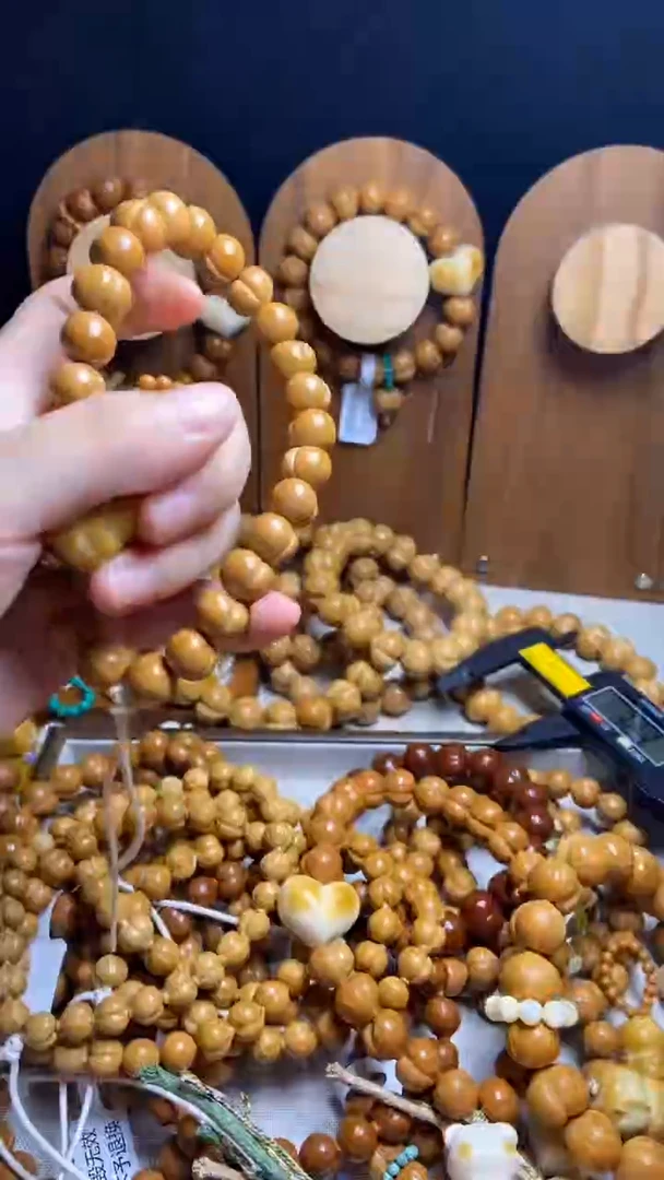 手串猴头核桃M****.全品小馒头爱心悟道猫吊坠粉白蕾丝