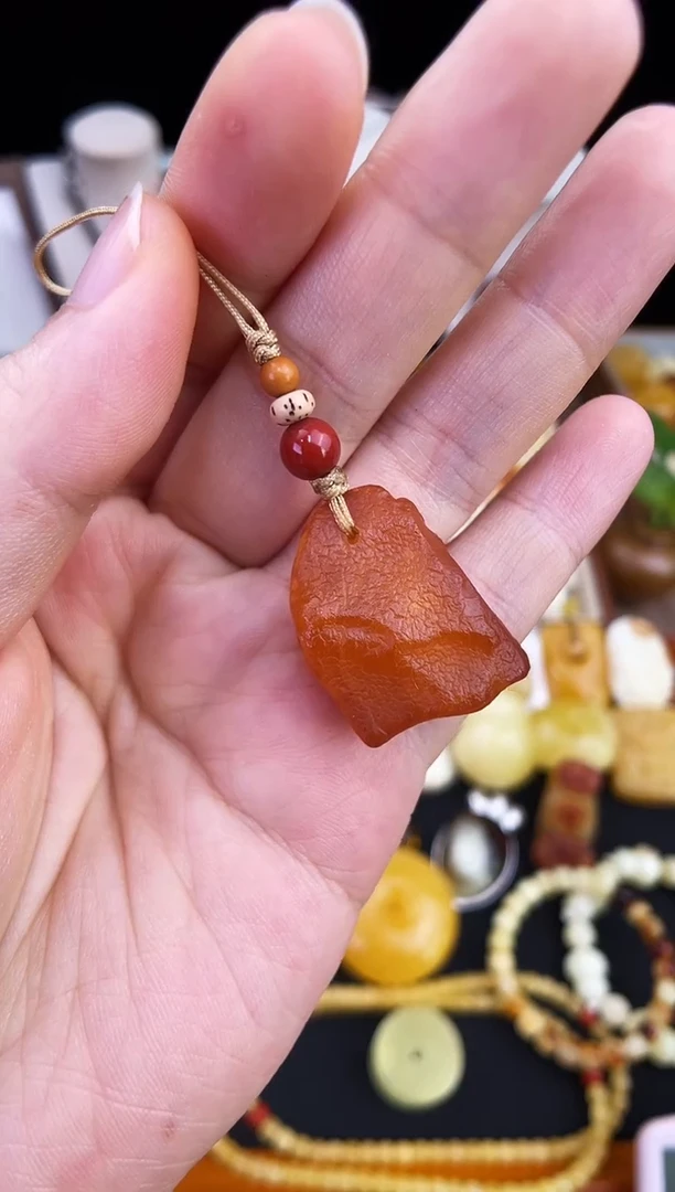 琥珀未镶嵌珠宝奇石柒月