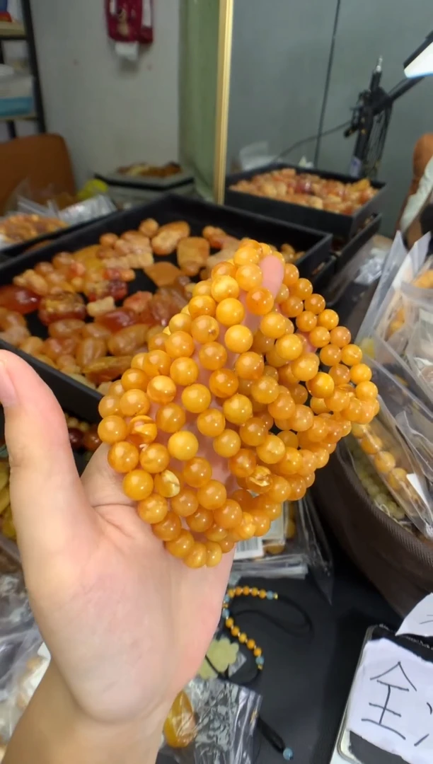 蜜蜡未镶嵌珠宝奇石多样性发一件