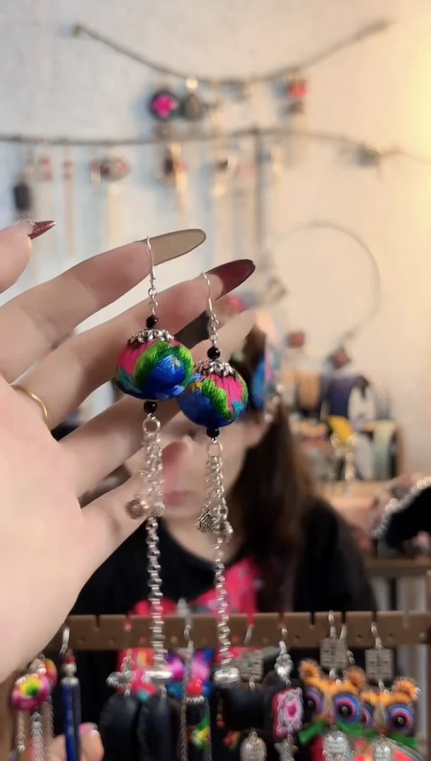 织绣彩云南阁非遗老绣饰品125(不退不换）