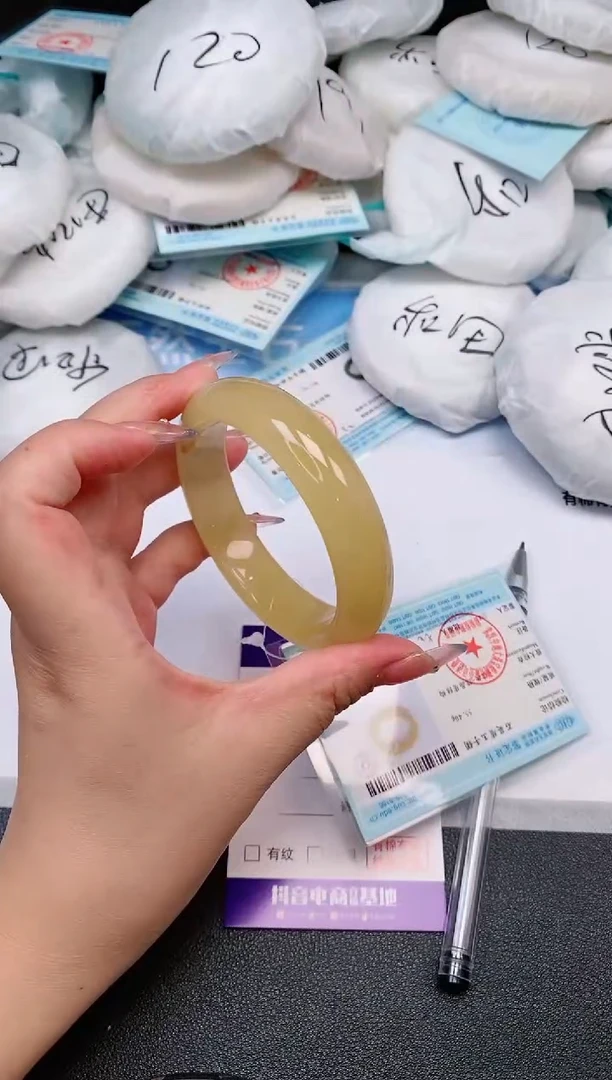 石英质玉手镯未镶嵌18T117-56