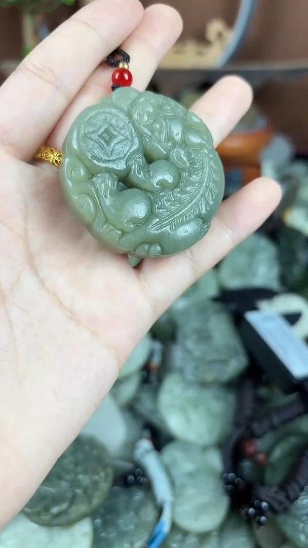 和田玉未镶嵌颈饰1