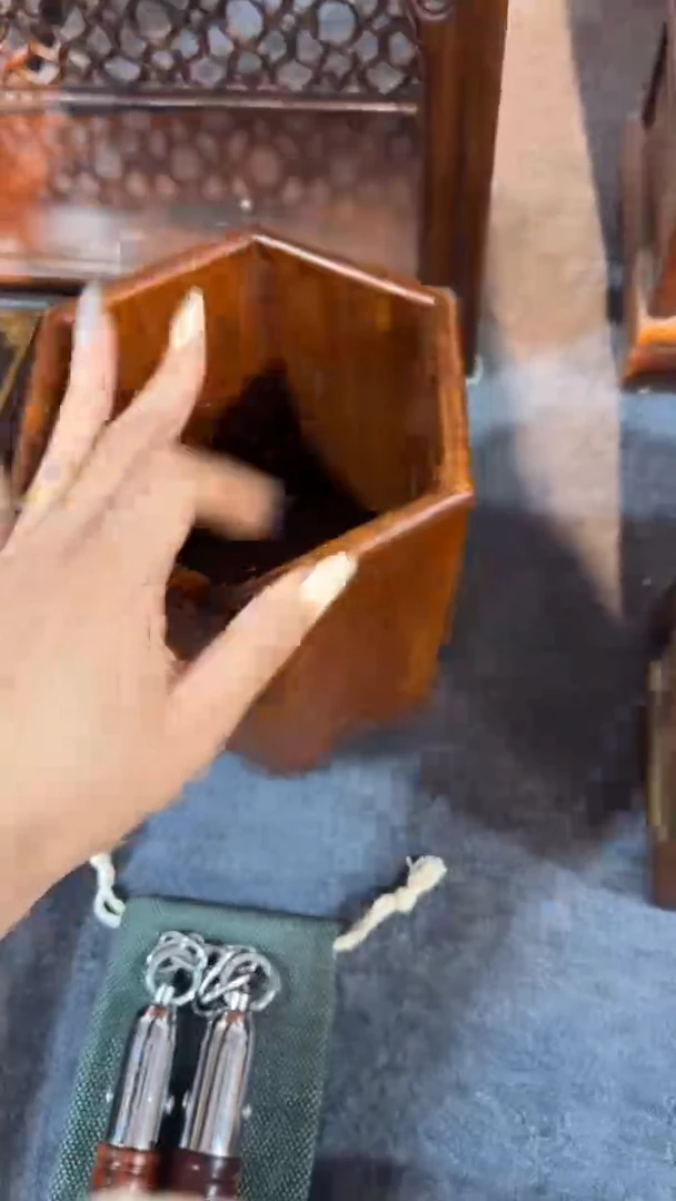 木福利          六角笔筒