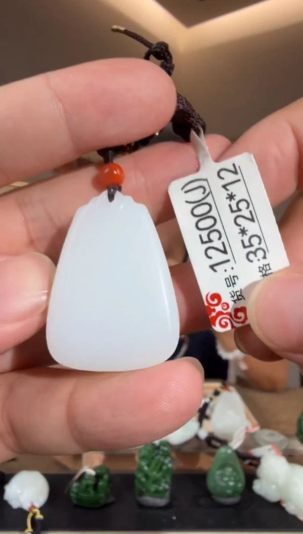 和田玉未镶嵌颈饰J