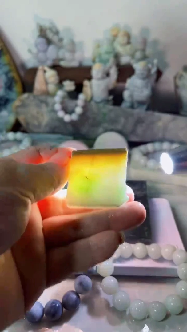 【闪购商品】翡翠吊坠(不含链)未镶嵌A148