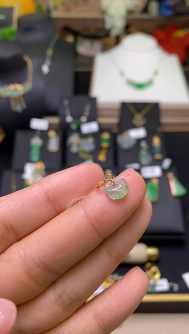 【闪购商品】翡翠颈饰18K金镶嵌净货18022