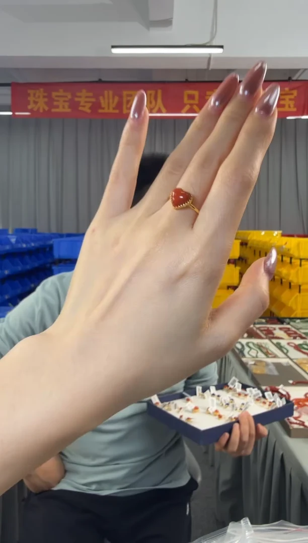 银S925镶嵌南红玛瑙戒指满色满肉柿子红爱心S925银镶戒指