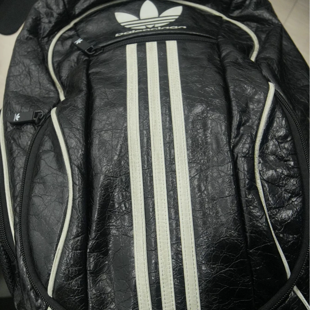 99新 maje 巴黎世家 x 阿迪达斯  印花三条杠拉链 背包双肩包