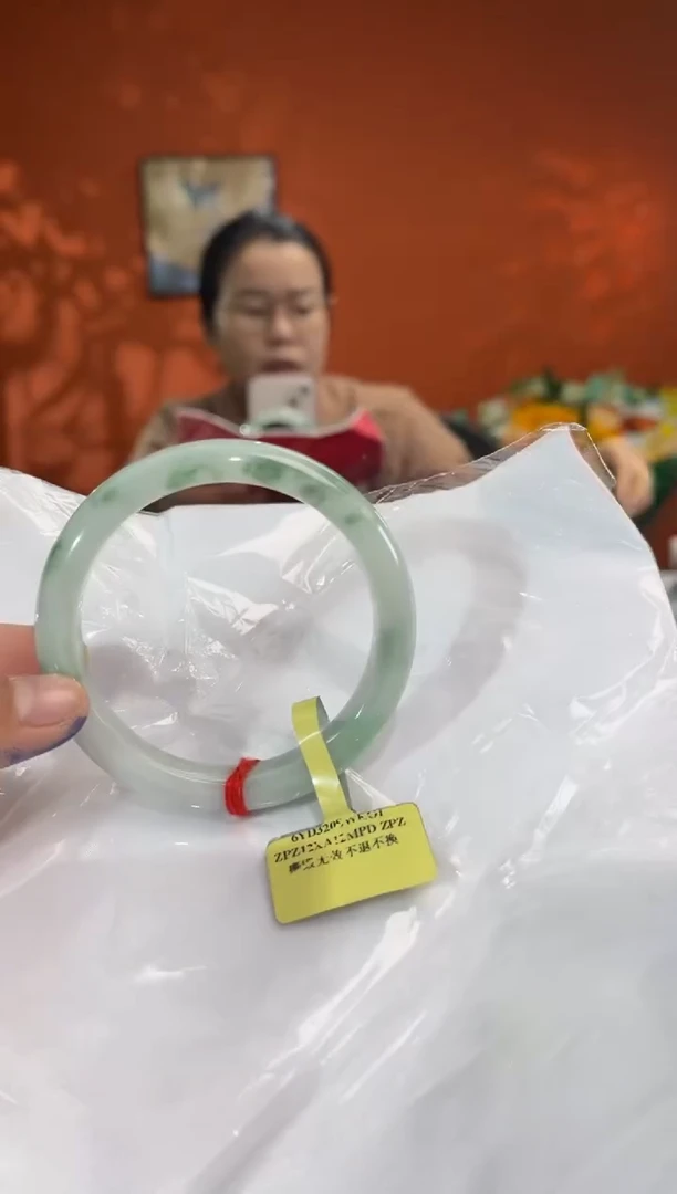 未镶嵌手镯翡翠翡翠手镯