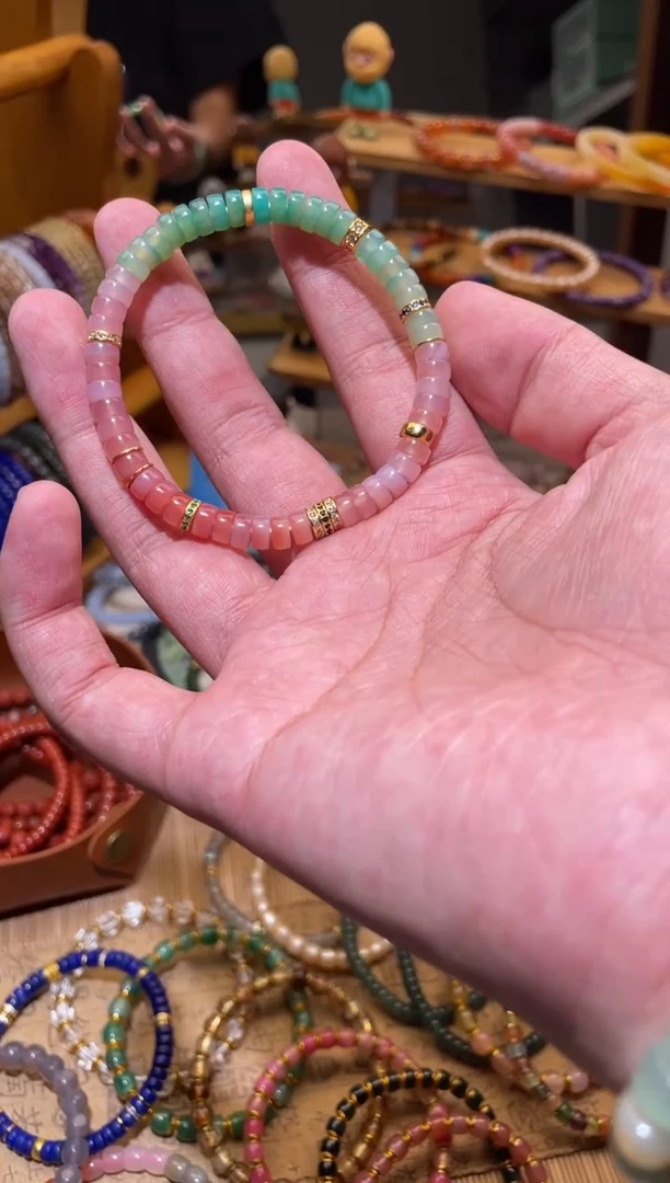 玛瑙/玉髓手串未镶嵌设计款西瓜玛瑙手串