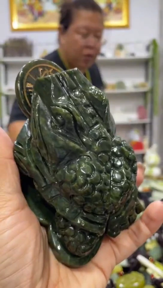 未镶嵌岫玉摆件