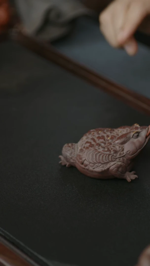 紫砂茶宠金蟾茶宠